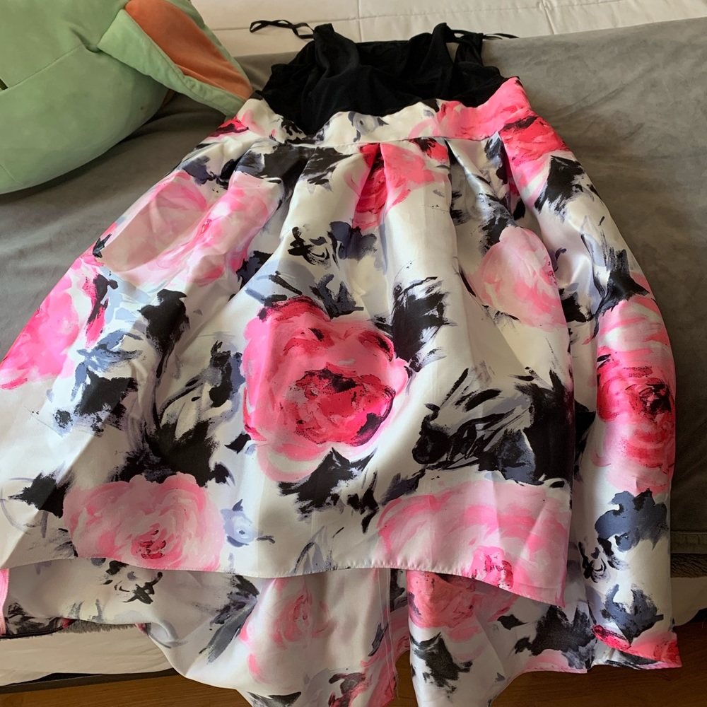 Dress - Picture 2 of 2